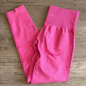 NVGTN Vibrant Pink Leggings
